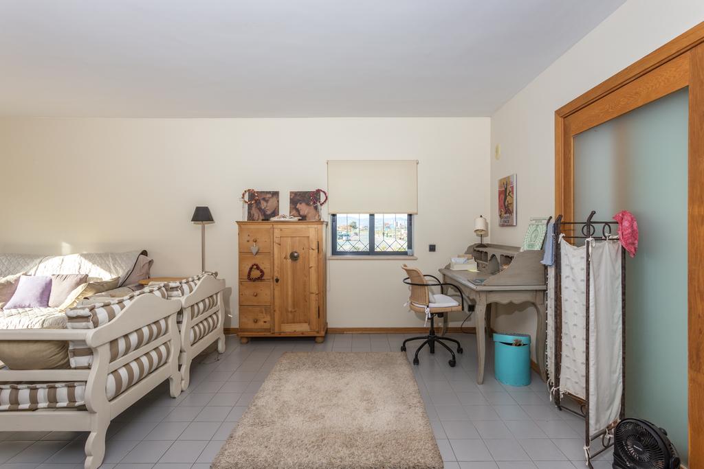 LIVING ROOM2
