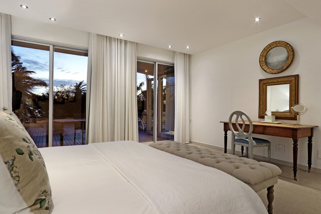 anella-ii-camps-bay-5d08e778935aa