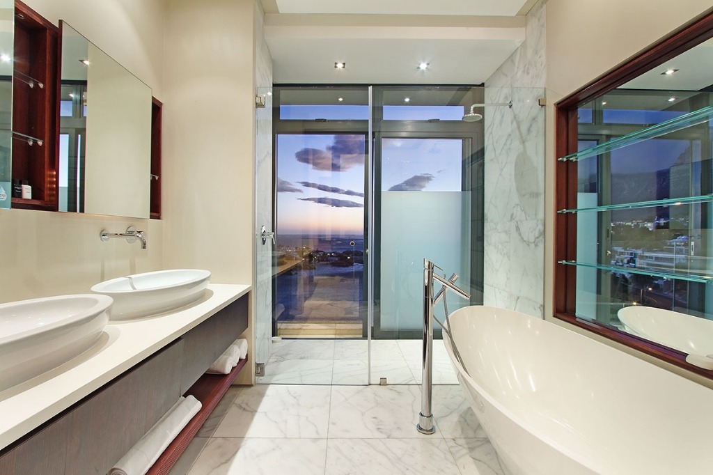 bali-bliss-camps-bay-5cf0e76321516