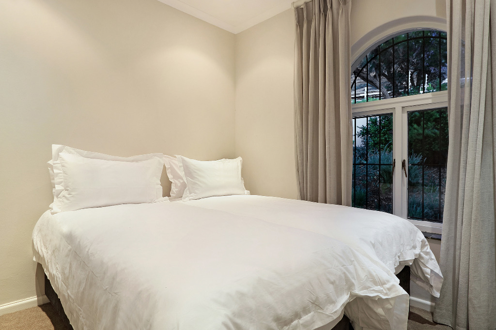 bella-riposa-camps-bay-5ddd028130568