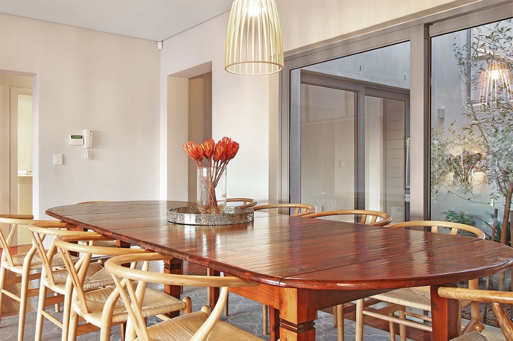 belmondo-camps-bay-5cf0f5c829c46