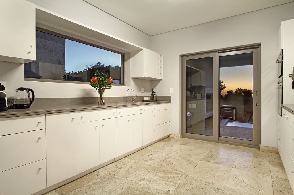 belmondo-camps-bay-5cf0f5fa2b1f0