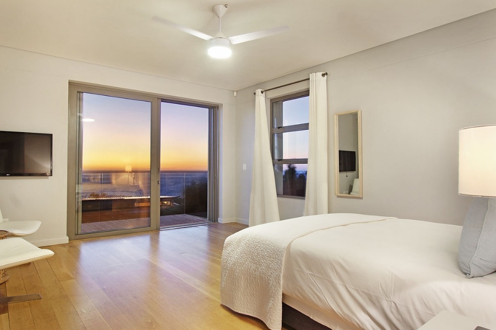 belmondo-camps-bay-5cf0f5fcd4351