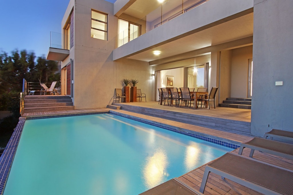 belmondo-camps-bay-5cf0f6030c816