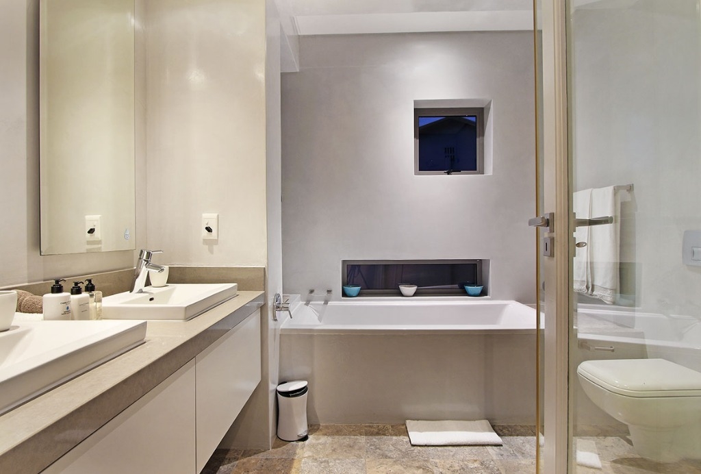 belmondo-camps-bay-5cf0f6057cb2c
