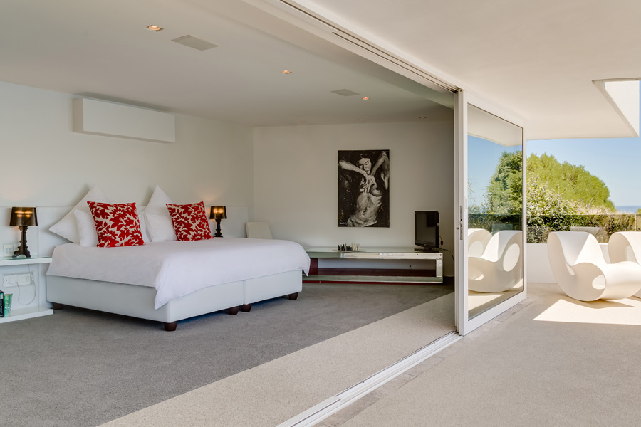 Ebb Tide Luxury Apartment in Camps Bay21